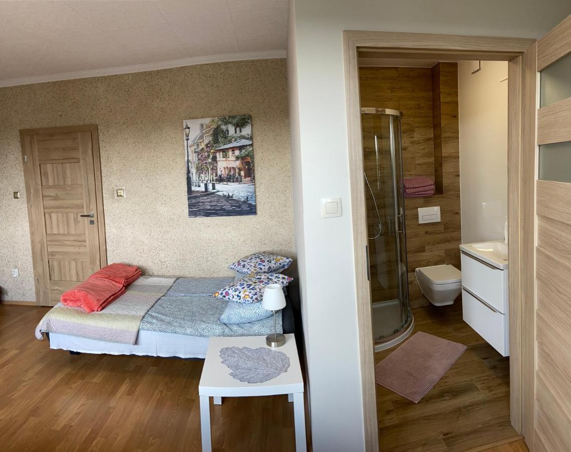 Mira - Mira Pokoje Z Widokiem Na Jezioro Chmielno Exterior foto